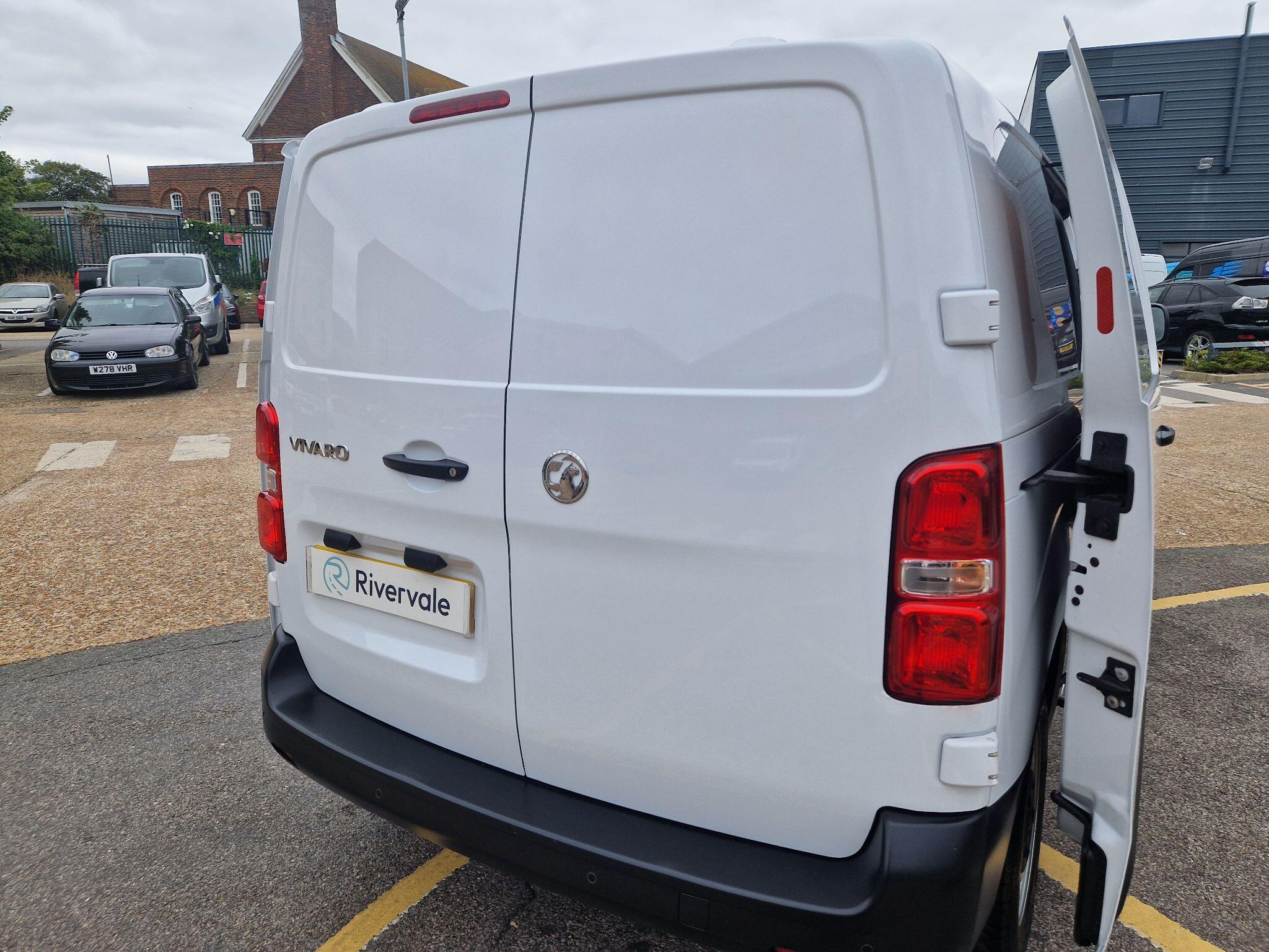 Vauxhall Vivaro image 14